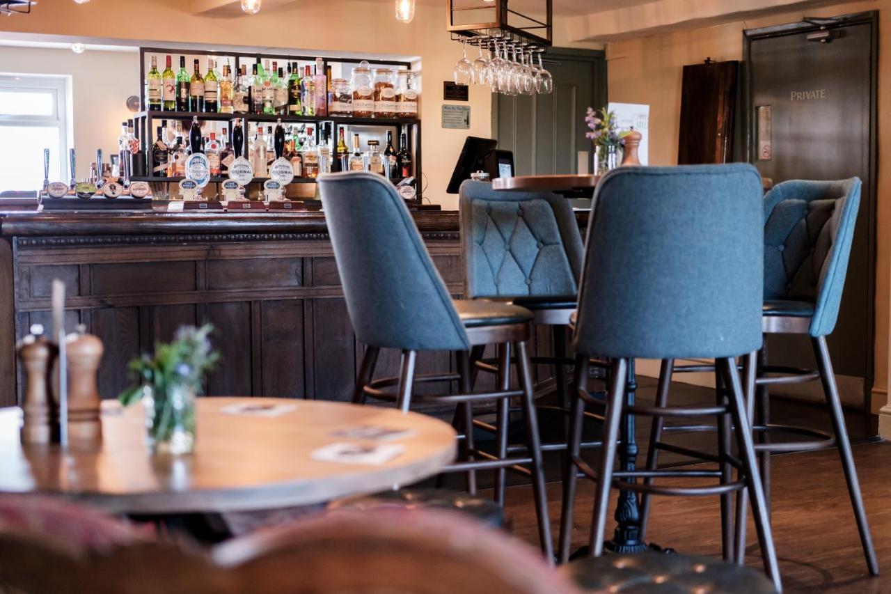 The Bower Inn บริดจ์วอเตอร์ ภายนอก รูปภาพ The bar at The Old Post Office