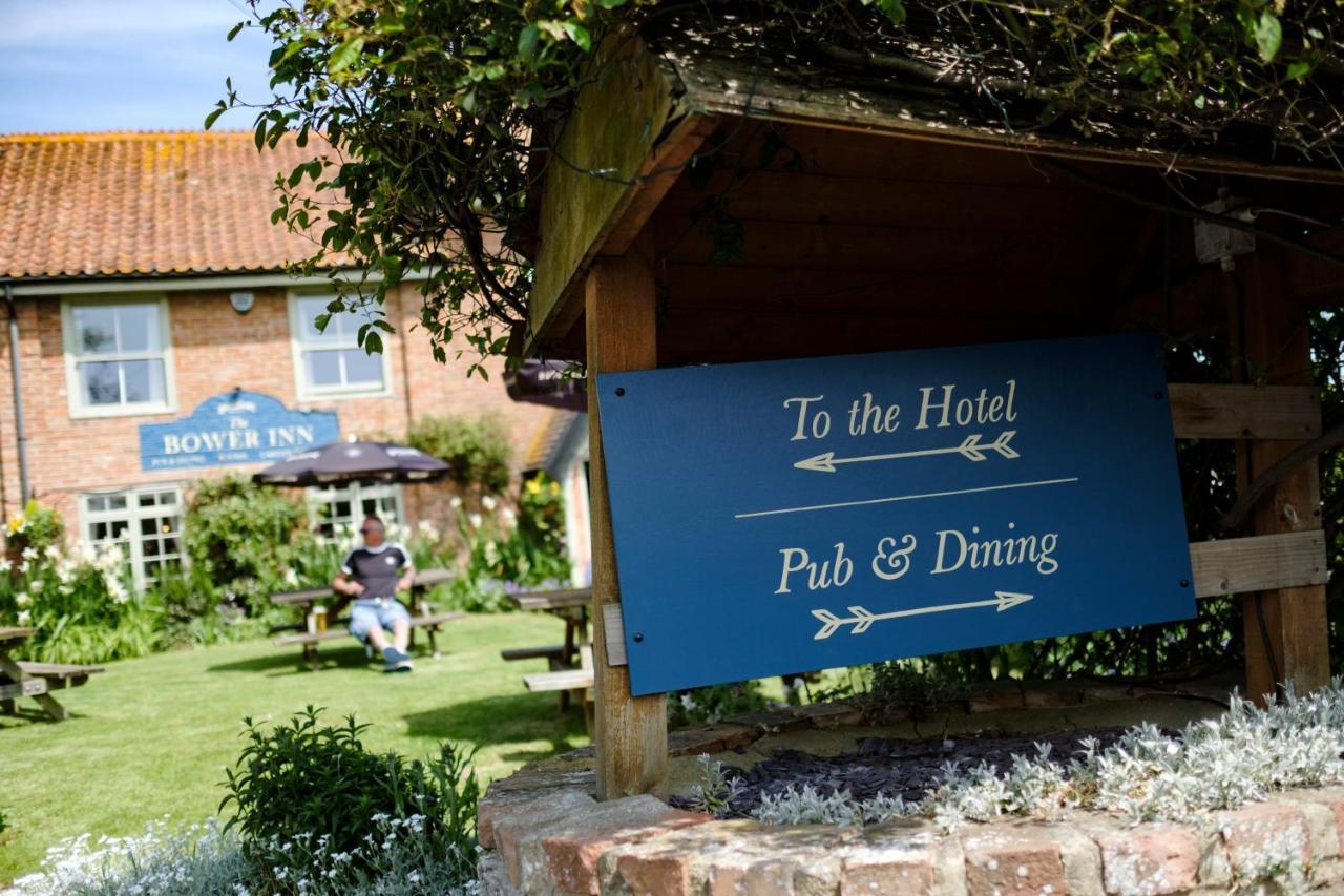 The Bower Inn บริดจ์วอเตอร์ ภายนอก รูปภาพ The hotel and pub at the White Horse