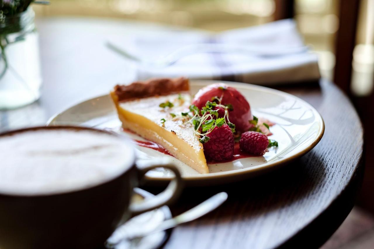 The Bower Inn บริดจ์วอเตอร์ ภายนอก รูปภาพ A dessert at the restaurant