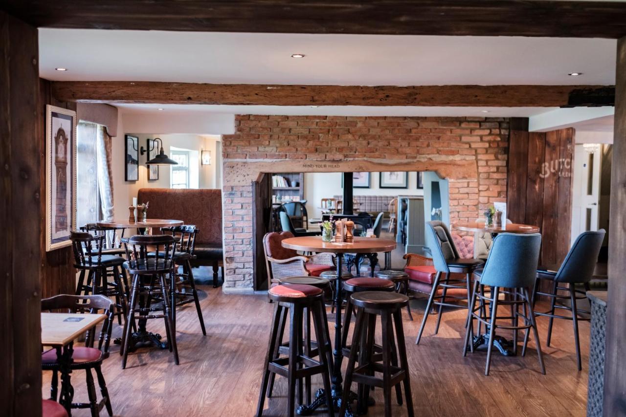 The Bower Inn บริดจ์วอเตอร์ ภายนอก รูปภาพ The interior of the pub