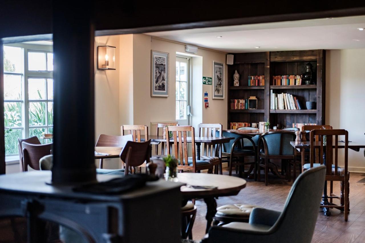 The Bower Inn บริดจ์วอเตอร์ ภายนอก รูปภาพ The interior of the restaurant