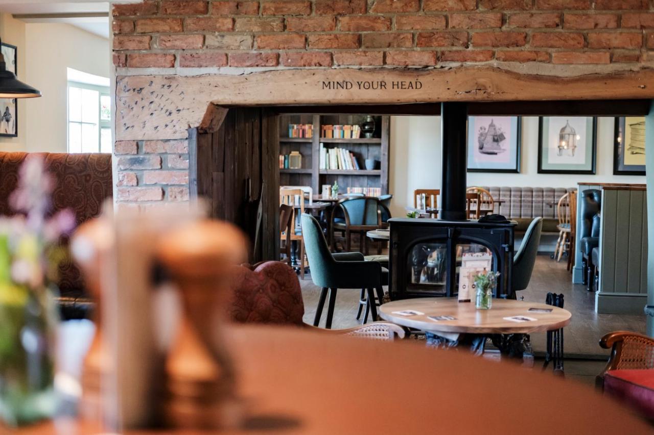 The Bower Inn บริดจ์วอเตอร์ ภายนอก รูปภาพ The interior of the restaurant