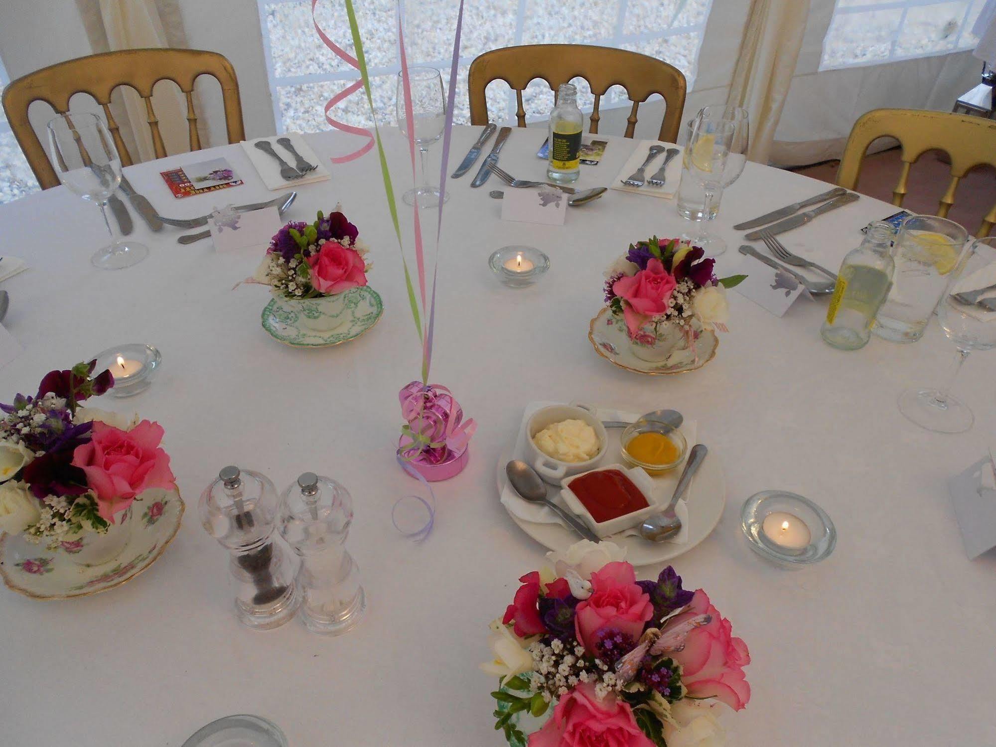 The Bower Inn บริดจ์วอเตอร์ ภายนอก รูปภาพ A table set for a wedding breakfast